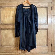VINTAGE UNIVERSITY ROBE