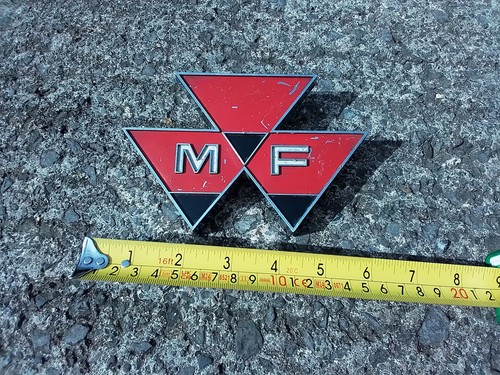 Massey ferguson bonnet - bonnet, badge