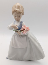 Nao By Lladro Porcelain Figure