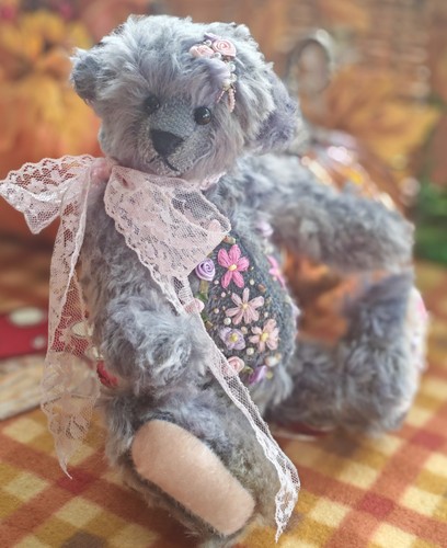 Artist bear - artist,