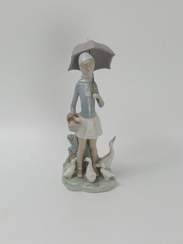 Vintage lladro girl with - vintage,