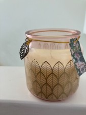 True aroma scented candle