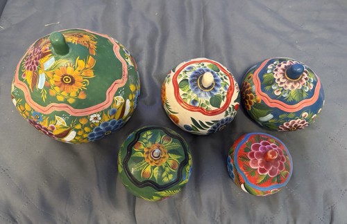 Lot hand painted gourds - of,