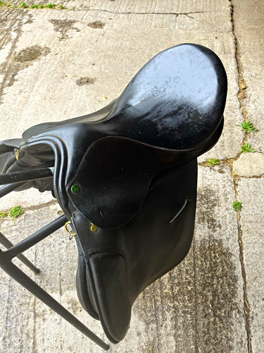 Black wide ideal saddle - black,