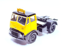 CORGI MORRIS TRUCK CAB MODEL