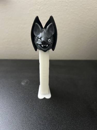 Halloween vampire bat glow - vampire, in
