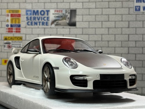 Boxed minichamps - 1:18,