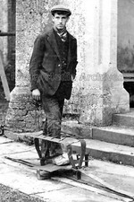 bdd-94 Ancient Man Trap, Little Sodbury Manor, Gloucestershire. Photo