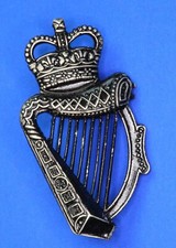 Royal Ulster Constabulary RUC Collar Badge, Queens Crown   **[29191]