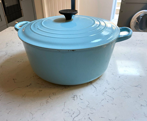 Creuset round cast iron - le,