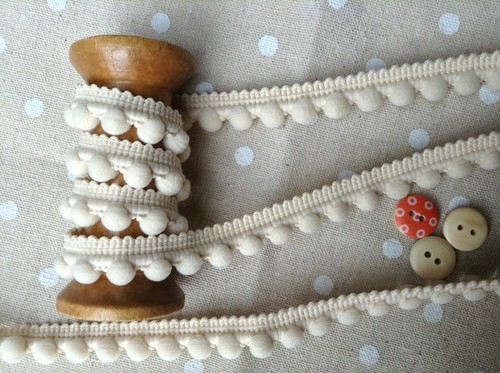 Pearl pom bobble - pearl,