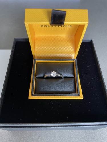 18ct white gold 50ct - 18ct, 0.50ct