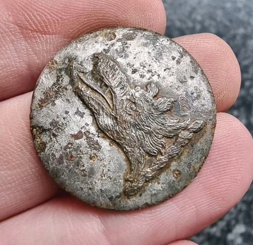 Antique livery hunt button - antique,