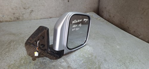Mitsubishi shogun driver side