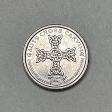 Isle of Man 5p pence Gaut's cross carving 2000 - 2003 good CIRC UK IOM