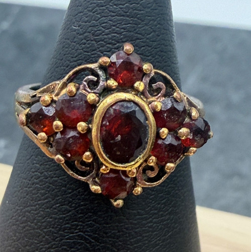 Vintage garnet cluster ring - garnet,