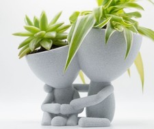 Mum/Dad & Child Planter – 3D