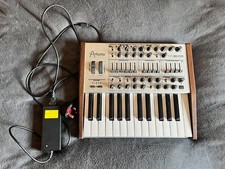Arturia MINIBRUTE SE Analog Synthesizer - awesome retro look, great condition!