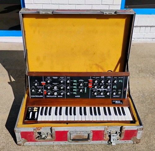 1974 minimoog synthesizer - 1974,