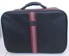 Vintage small suitcase - vintage, cabin