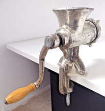 No. 5 Cast Iron Meat Mincer