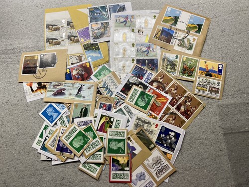 Kiloware bag used stamps - gb,