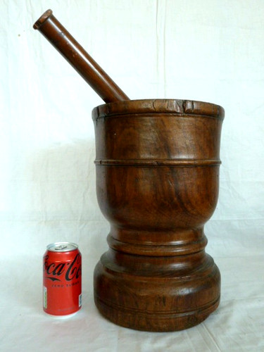 Antique giant turned lignum - giant,