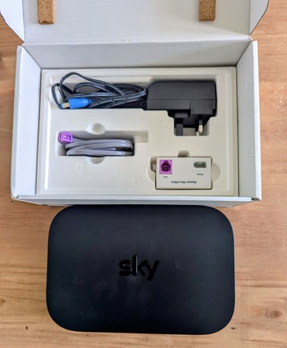Sky broadband hub model er115 - sky, hub,