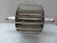 VINTAGE MILLER BUN DIVIDER