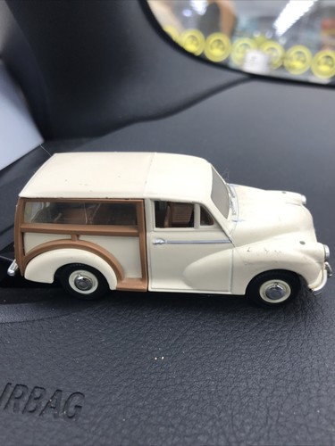 Vanguards cream morris minor - morris,