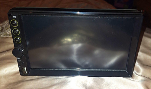 Touchscreen double din car - 7",