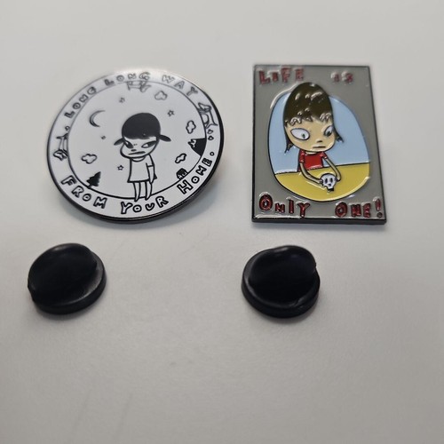Yoshitomo nara pin badge long - nara,