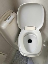 CARAVAN / MOTORHOME THETFORD C200 SWIVEL CASSETTE TOILET COMES WITH OUTSIDE FLAP