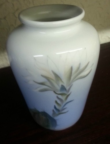 Royal copenhagen vase - copenhagen,