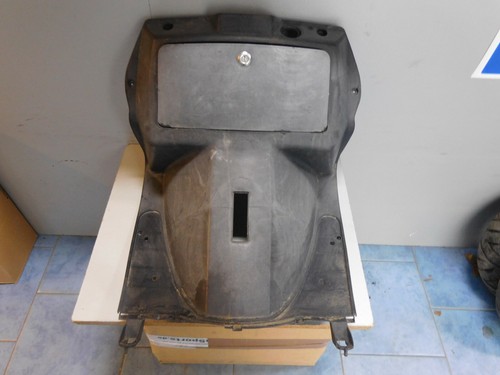 Daelim 125 interior trim - ns,