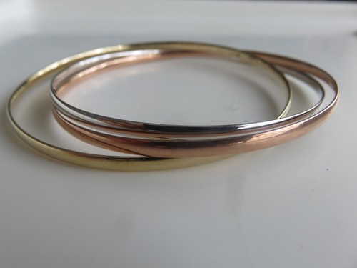 Gold russian bangle carat - 9,