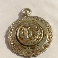 VINTAGE SILVER TONE MUSIC MATLOCK BATH 1960'S MUSICAL MEDAL AWARD FOB PENDANT