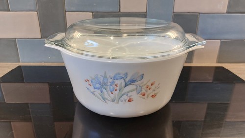 Large vintage pyrex - large, corning