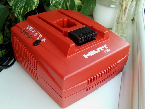 Hilti dual port 24v - c, 7/24