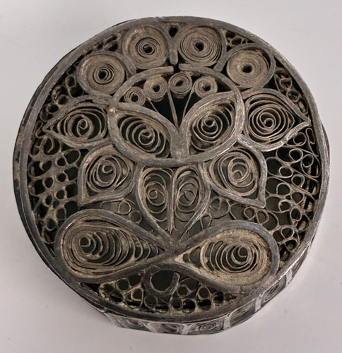 Vintage silver filigree box - silver,