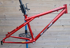 Superb Restored Retro GT Zaskar frame, 16.5", Candy red, 2001, 26" wheel.