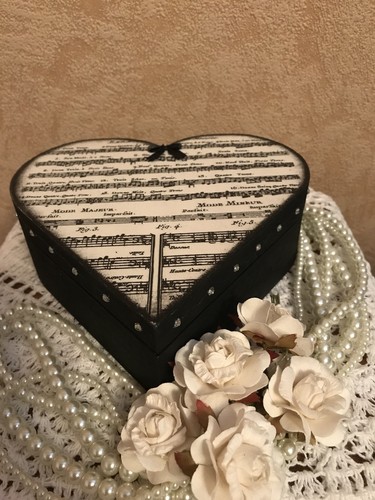 Wooden heart jewellery box - heart,