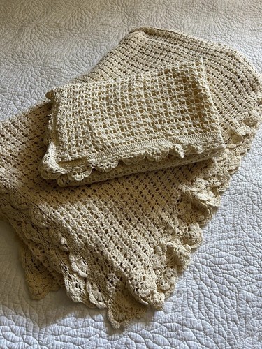 Vtg pine cone - hill, crochet