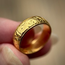 22ct Gold engraved wedding band Ring HEAVY 5 grams