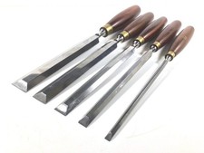 CROWN TOOLS SHEFFIELD PARING CHISELS. (37813)