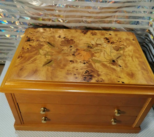 Mele oriental rose - &, co