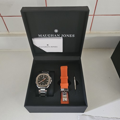 New and unworn mens maughan - mens,