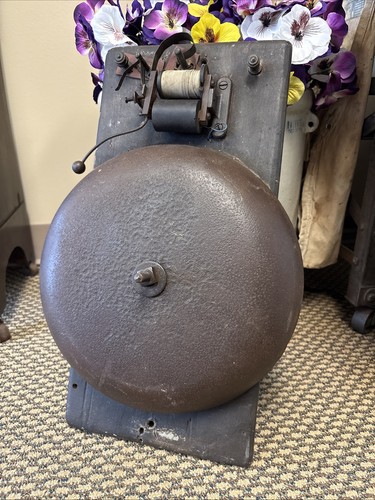 Early antique cast iron - antique, 12"