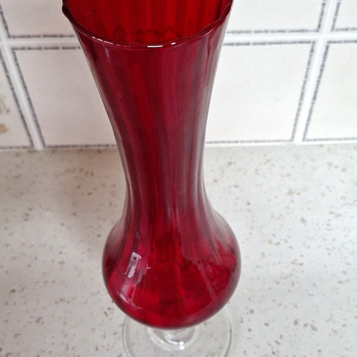 Unmarked glass vase red - unmarked, &