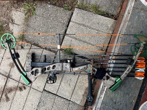 Bear compound bow right hand - compound,